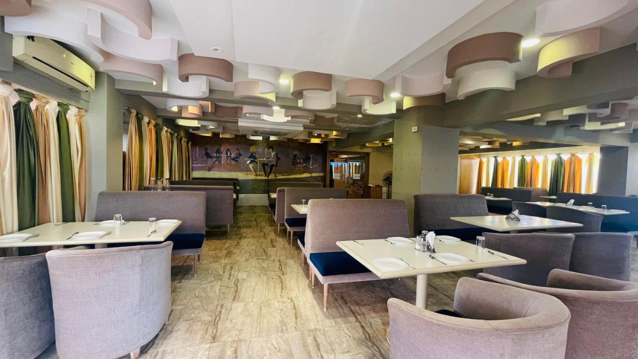 Home2 Renaissance Club Βομβάη Εξωτερικό φωτογραφία