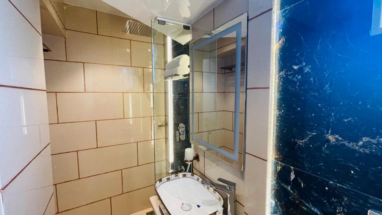 Home2 Renaissance Club Βομβάη Εξωτερικό φωτογραφία