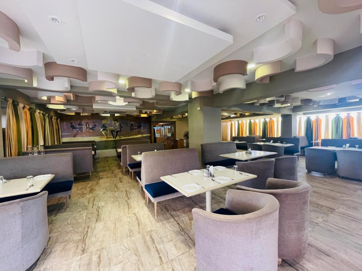 Home2 Renaissance Club Βομβάη Εξωτερικό φωτογραφία