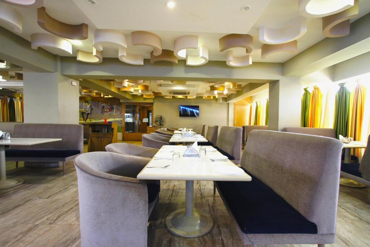 Home2 Renaissance Club Βομβάη Εξωτερικό φωτογραφία